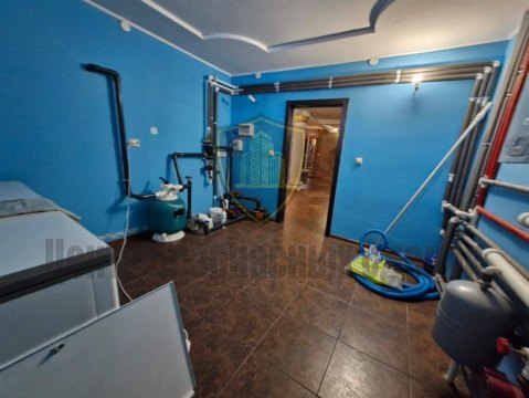 Дом 500м², участок 10 сот.