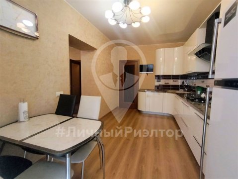 2-к квартира, 4/13 эт., 71м²