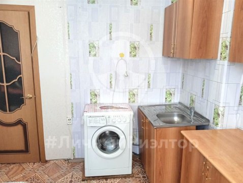 3-к квартира, 5/5 эт., 63м²