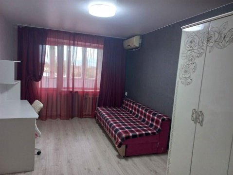 2-к квартира, 5/5 эт., 42м²