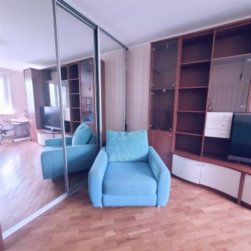 1-к квартира, 1/10 эт., 38м²