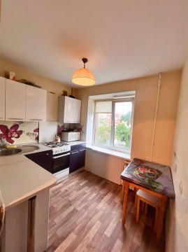 3-к квартира, 4/5 эт., 56м²