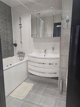 3-к квартира, 5/17 эт., 75м²