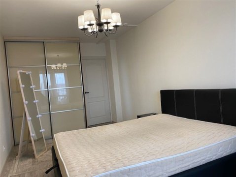 2-к квартира, 13/18 эт., 50м²