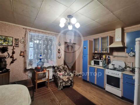 Дом 102м², участок 8 сот.