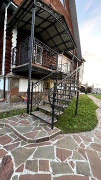 Дом 500м², участок 10 сот.