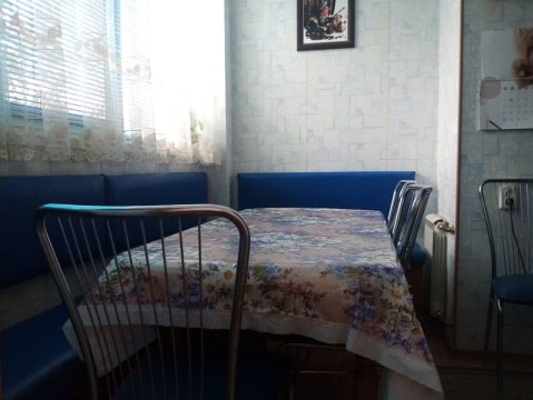 3-к квартира, 1/2 эт., 54м²