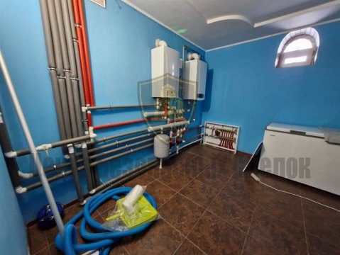 Дом 500м², участок 10 сот.