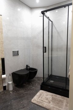 3-к квартира, 2/4 эт., 160м²